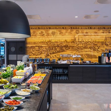 Q Hotel Plus Krakow Bagian luar foto