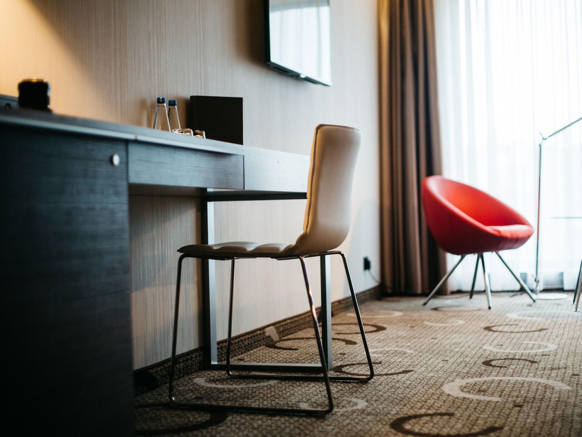 Q Hotel Plus Krakow Bagian luar foto