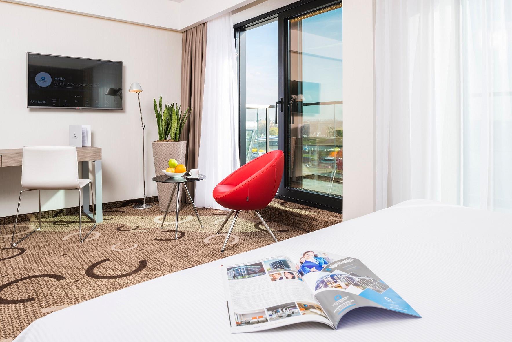 Q Hotel Plus Krakow Bagian luar foto