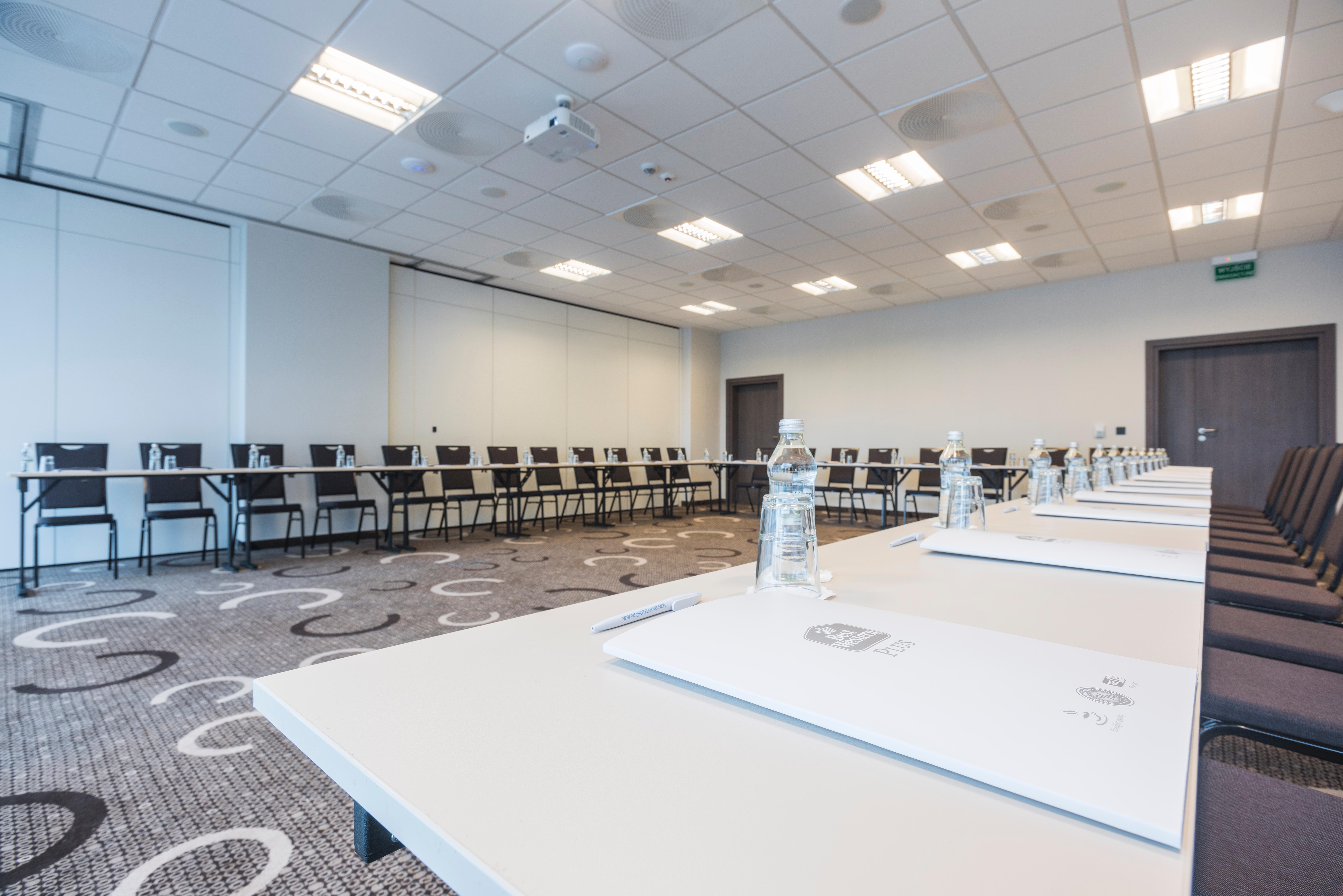 Q Hotel Plus Krakow Bagian luar foto