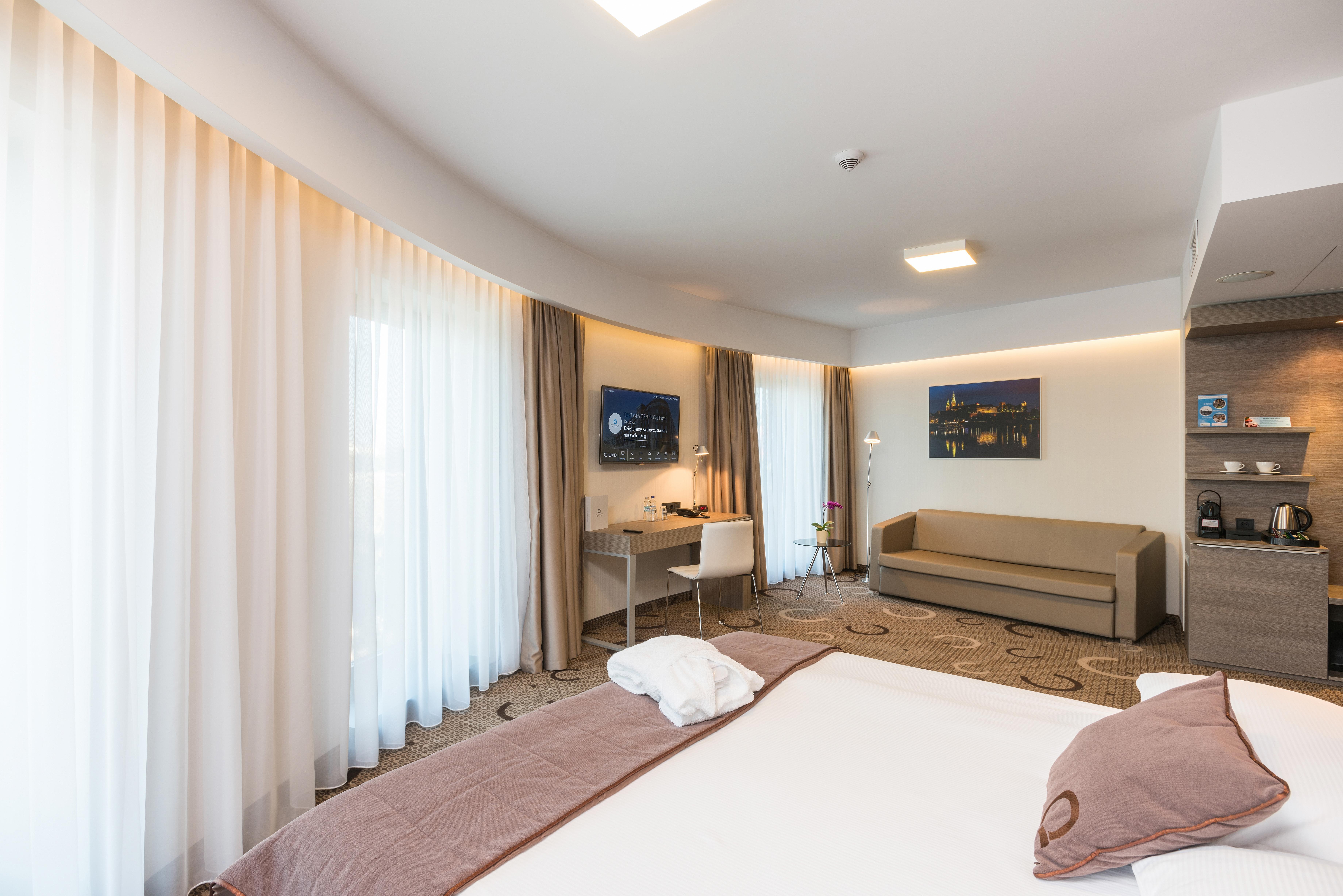 Q Hotel Plus Krakow Bagian luar foto