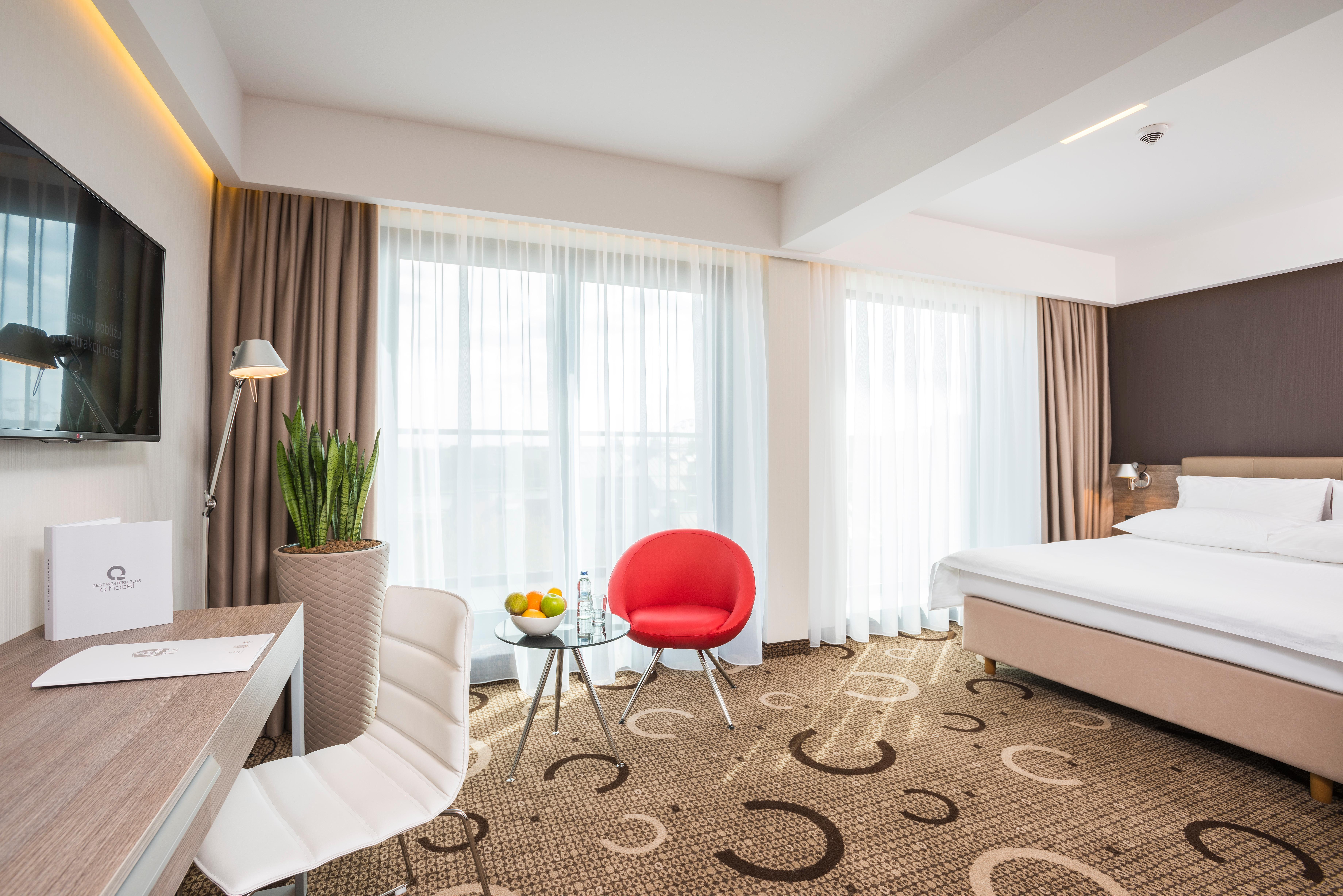 Q Hotel Plus Krakow Bagian luar foto