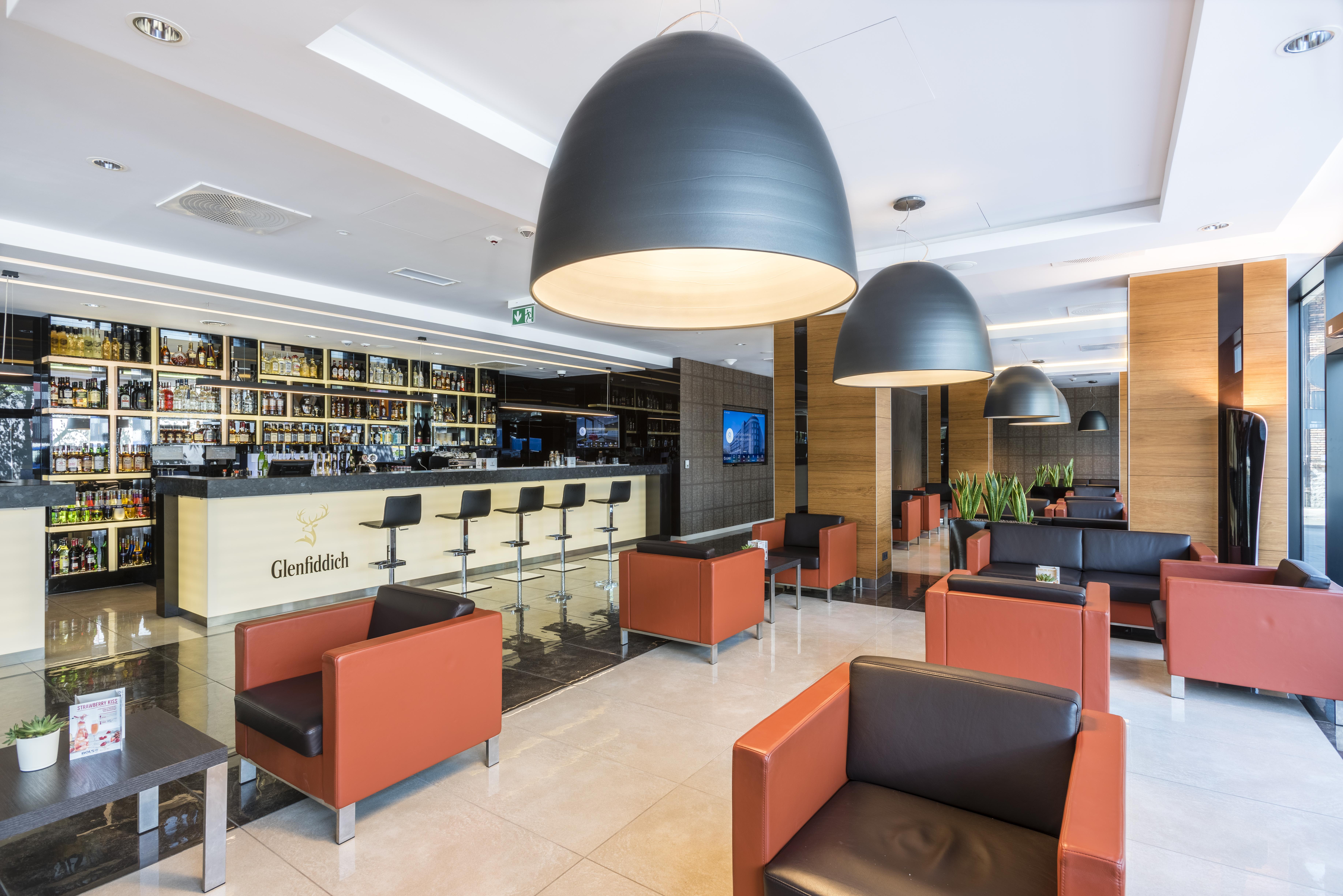 Q Hotel Plus Krakow Bagian luar foto