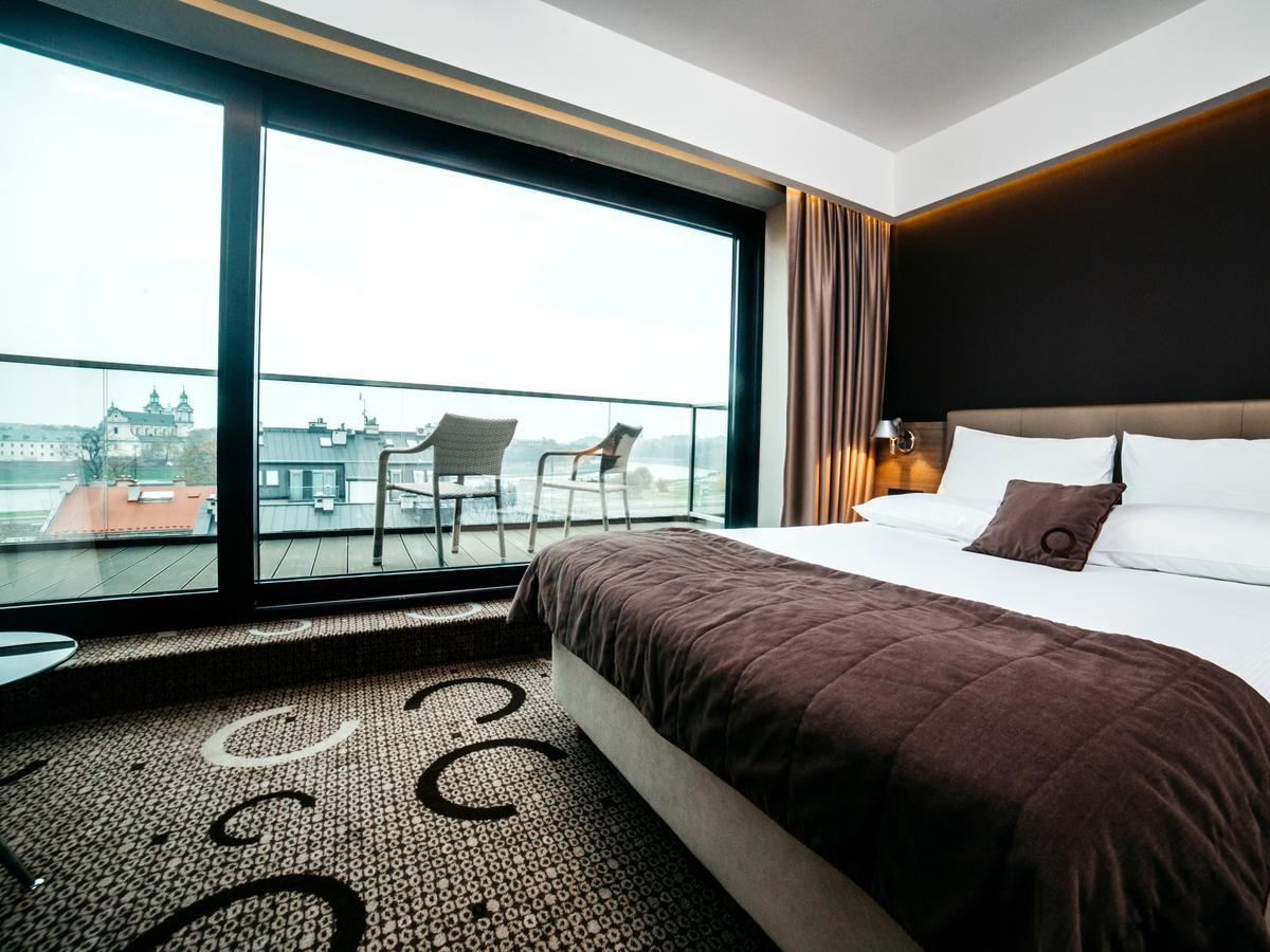 Q Hotel Plus Krakow Bagian luar foto